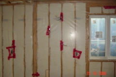 M Spray foam insulation walls